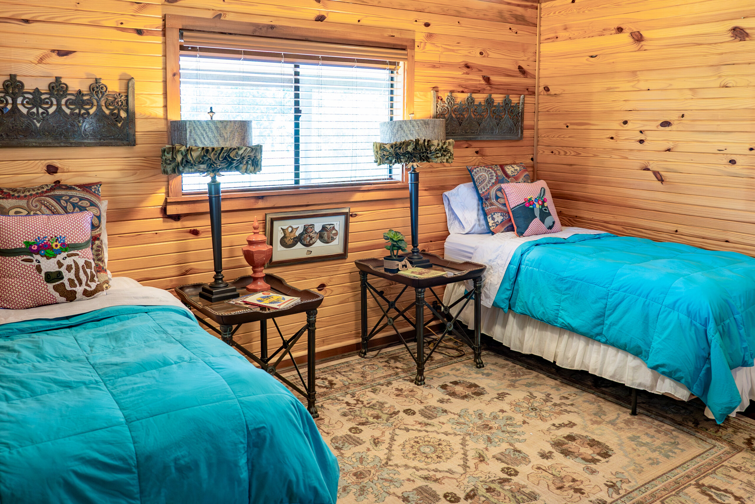 Llano Hunting lodge double twin bedroom