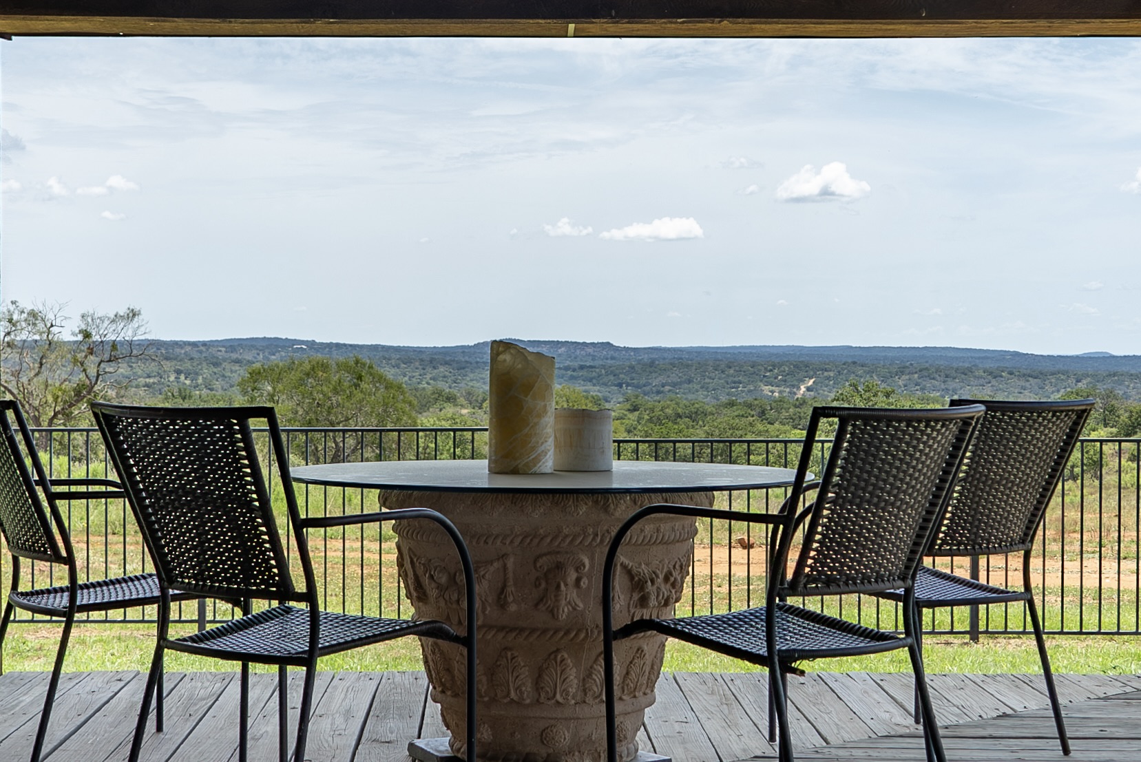 Llano hunting lodge east facing hill county views