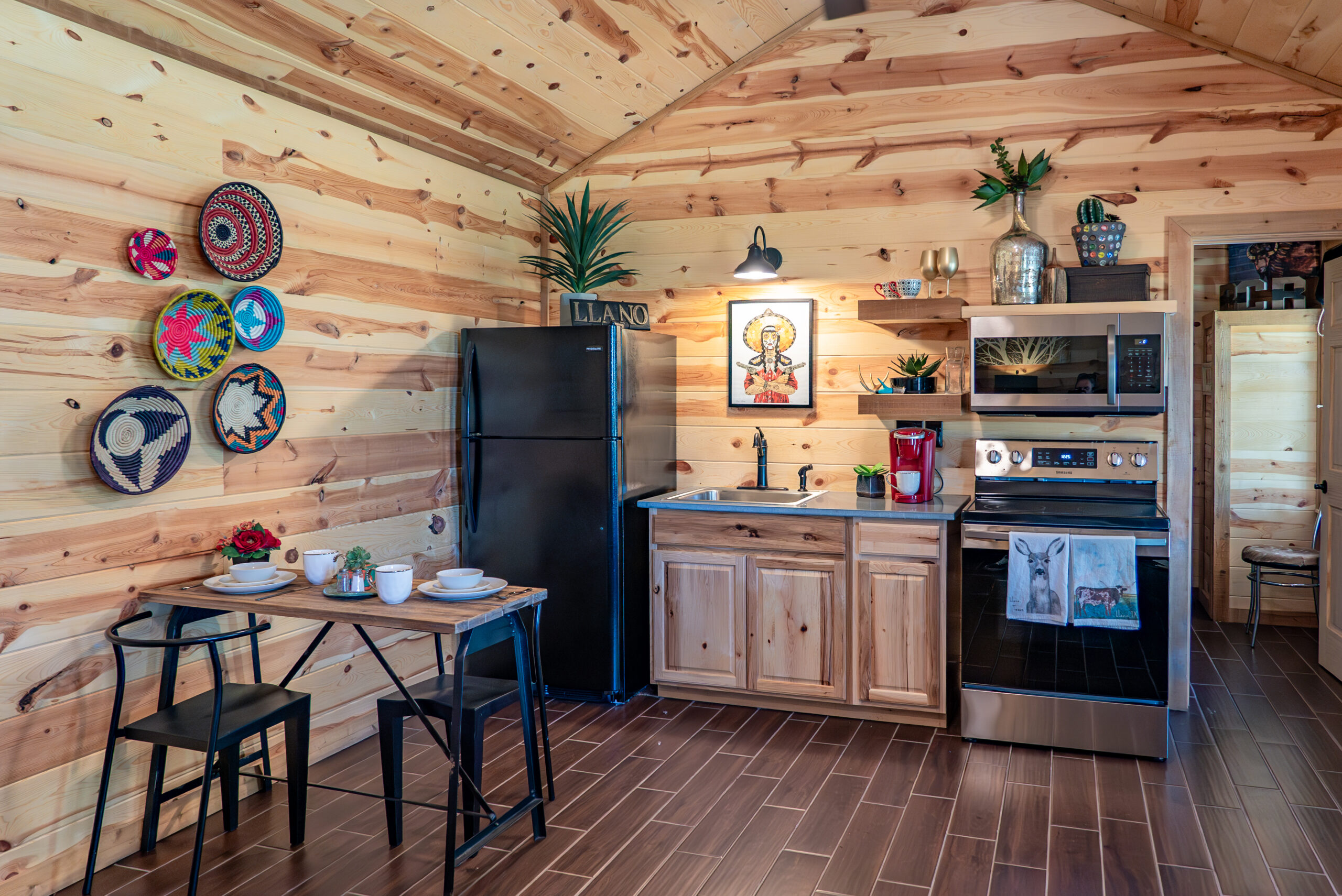 Lake house hunting lodge lake cabin kitchen